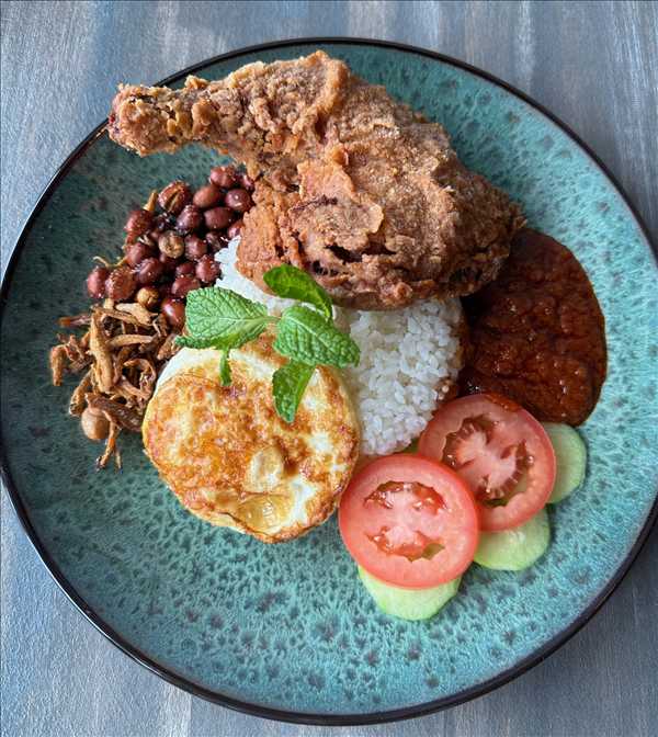 Fried Chicken Leg Quarter Fatty Rice